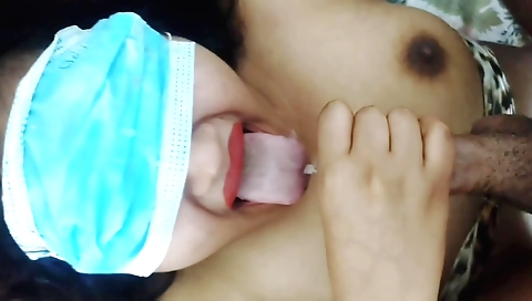 Indian babe fucks for 2000 rupees and gets a facial