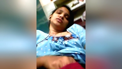 Indian teen in black dress is masturbating on a webcam