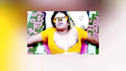 Amateur brunette stepmom fucks with her stepson's wife