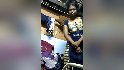 Today Exclusive- Tamil Girl Shows Her Boobs And Pussy