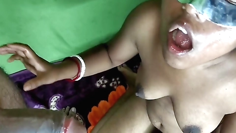 Indian slut with big boobs and a shaved pussy gets fucked