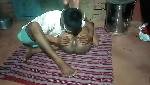 Indian amateur has a huge cunt stretched wide open