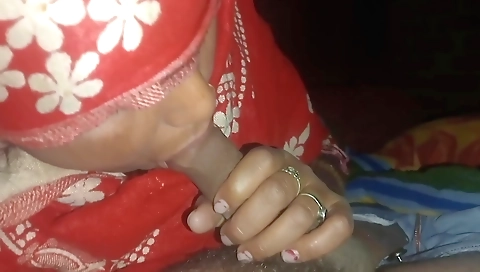 Indian babe showing off her amazing butt in POV video