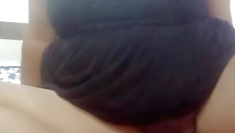 Webcam hairy amateur babe masturbates with a dildo