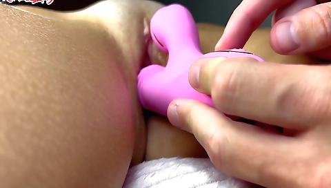 Busty stepmom gets her snatch penetrated in the studio