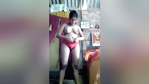 Indian beauty in a sexy solo video with her beautiful body