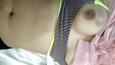 Hairy bhabhi girl with natural body shows her hairy beauty