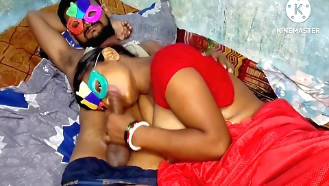 Indian bhabhi enjoys a rough handjob from a stranger