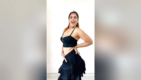 Blonde amateur gets nailed after a romantic conversation