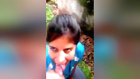 Indian amateur girl takes a hot bath before outdoor sex