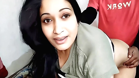 Indian hottie in t-shirt got her pussy fucked in a hostel