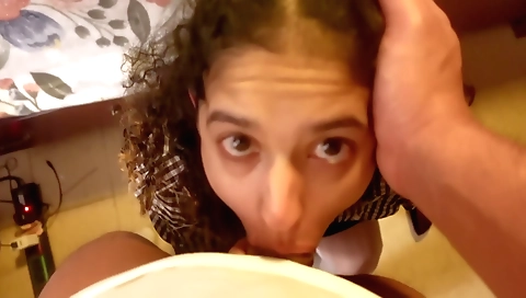 Amateur brunette giving a handjob and a creampie in her pussy