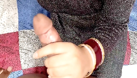 Indian girlfriend gets her boyfriend's face in her mouth