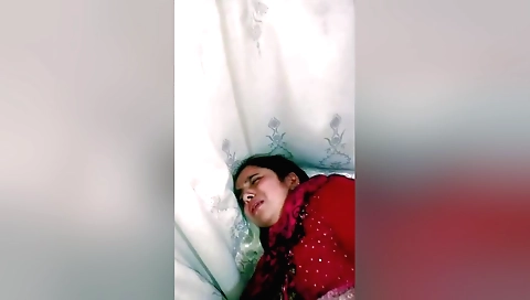 Indian wife with a big ass gets creampie and fucked