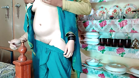 Amateur 4k video of a blonde and her hubby in the kitchen