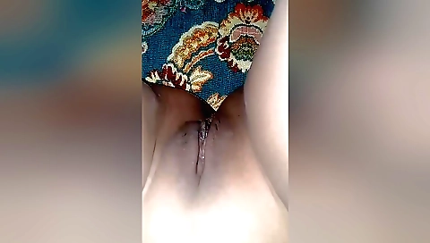 Indian girl sucks her boyfriend's dick like a whore