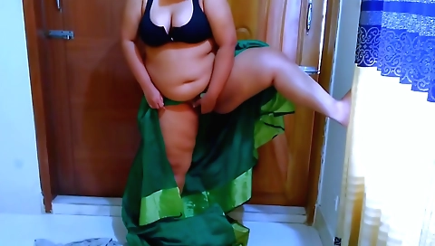 Stepson-in-law helps his stepmom get her pussy wet