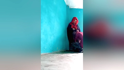 Hot indian chick fucks a dude in her sexy sex video