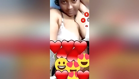 Webcam solo video with a sexy brunette showing her body