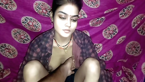Indian amateur video shows a girl with a nice body