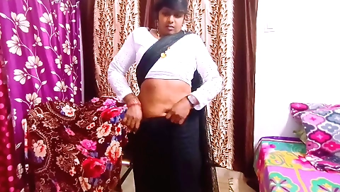 Indian busty blonde shows her boobs in hot POV video