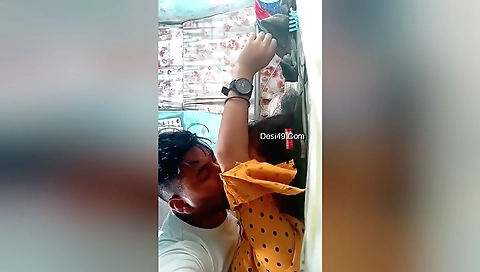 Amateurs brunette chick has the best orgasm in amateur clips