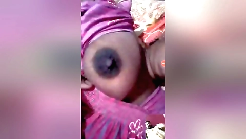 Boudi showing her big boobs on webcam amateur video