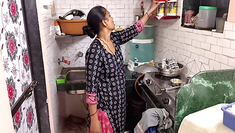 Amatious indian brunette gets a creampie and cumshot