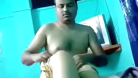 Webcam brunette with big tits is showing us her tits