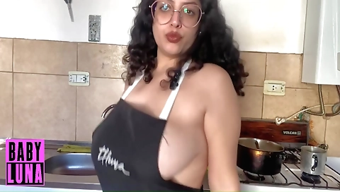 Amateur solo female solo vid with a sexy face and tits