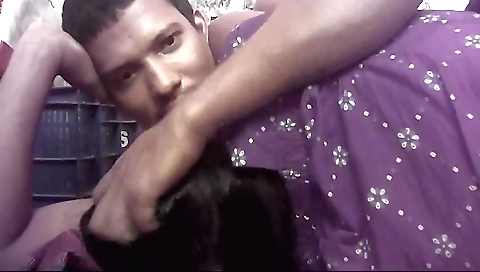 Indian housewife with perfect lips makes her husband cum