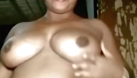 Busty Indian hottie is naked and showing her sexy body
