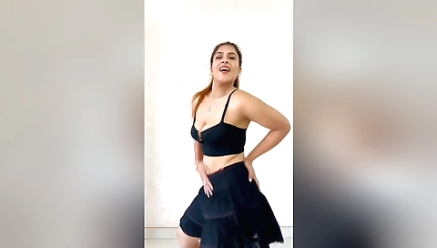 Amateur stepsister makes awesome video of her mouth