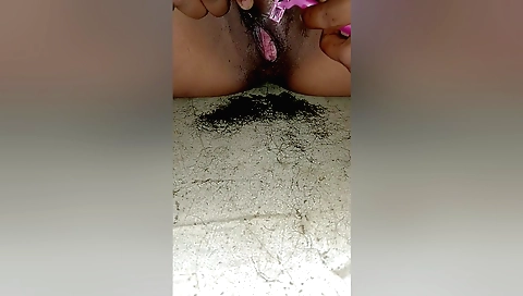 hairy brunette step sister caught cutting the balls of the chut