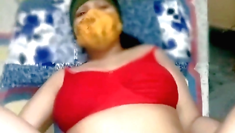 Indian woman with a nice ass and big tits 18+ amateur porn