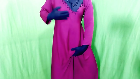 Indian housewife fucks herself in amateur solo video