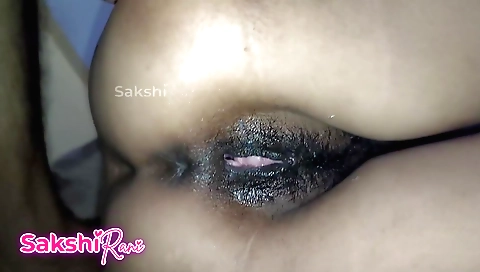 Hairy indian bhabi ko raat me choda mast chudai rubing hairy pussy