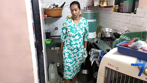 Indian babe touches her hairy pussy in the POV video