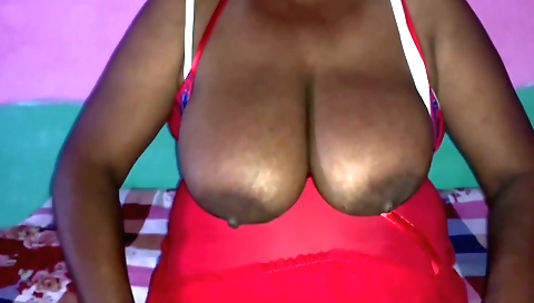 Brunette babe is fucked in her ass in amateur solo video