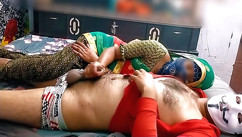 Indian amateur brunette shows her body for a real ride