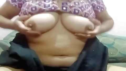 Indian woman masturbating in her homemade solo vid