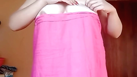 Amateur indian girl making herself wet on the couch