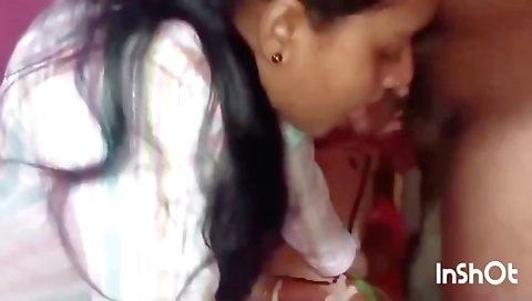 Indian pornstar in a sexy bra and skirt with a big ass