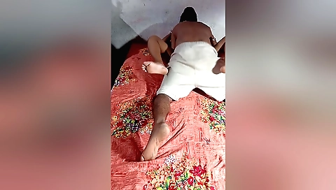 Hot brunette chick Jenna hot showing her gorgeous body